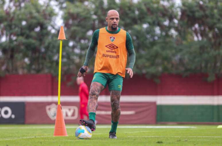 Felipe Melo em treino do Fluminense na manhã desta terça-feira (9) –