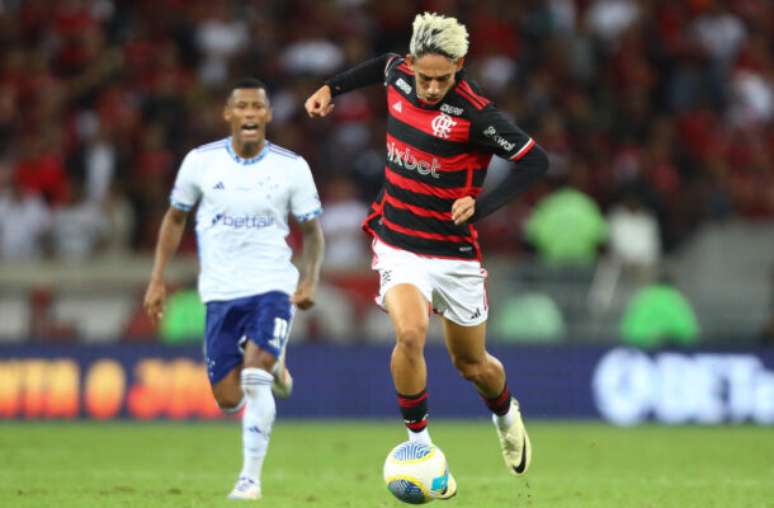 Werton em ação pelo Flamengo –