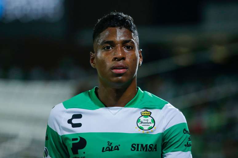 TORREON, MEXICO - MAY 10: Emerson Rodriguez of Santos looks on during the quarterfinals first leg match between Santos Laguna and Monterrey as part of the Torneo Clausura 2023 Liga MX at Corona Stadium on May 10, 2023 in Torreon, Mexico. (Photo by Armando Marin/Jam Media/Getty Images)