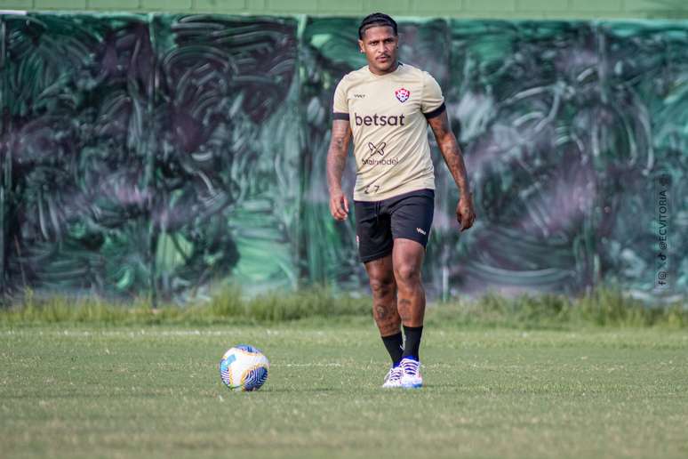 Rodrigo Andrade em treino do Vitória.