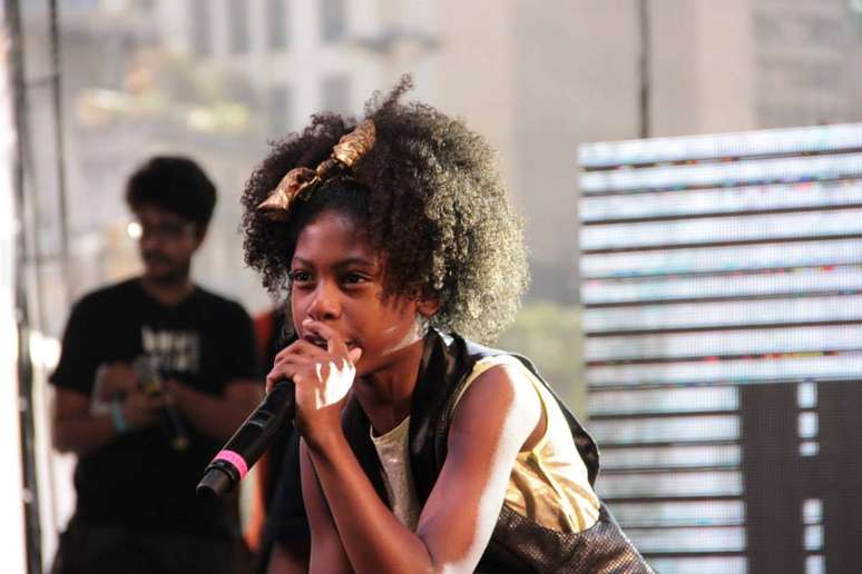 MC Soffia se apresentando na Praça das Artes, em 2014, no ano em que concedeu entrevista que permanecia inédita