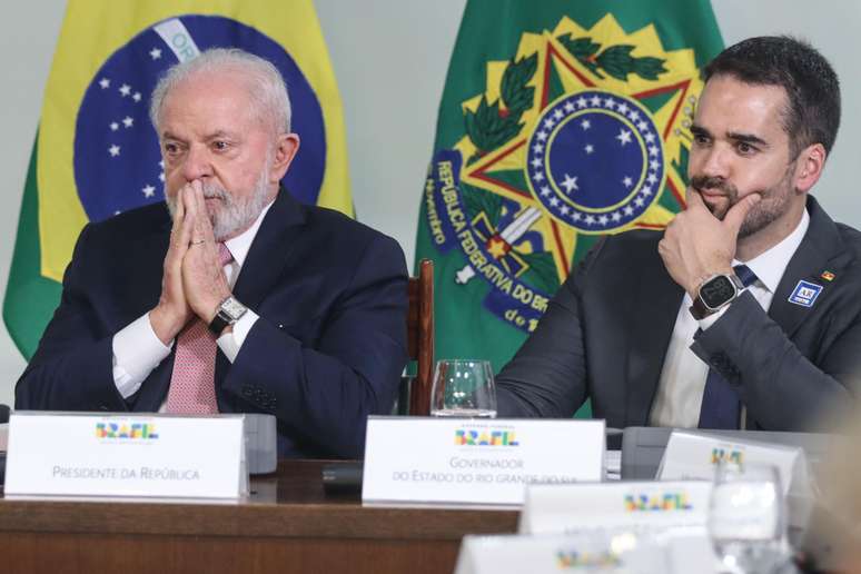 Após enchentes, governo de  Eduardo Leite  (PSDB) tenta renegociar a dívida de mais de R$ 96 bilhões com a União