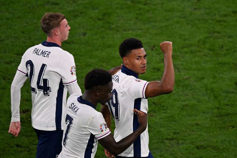 Ollie Watkins recebeu passe de Cole Palmer para marcar o gol decisivo na semifinal.