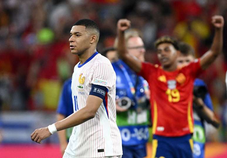  Mbappe lamenta a eliminação para Espanha 