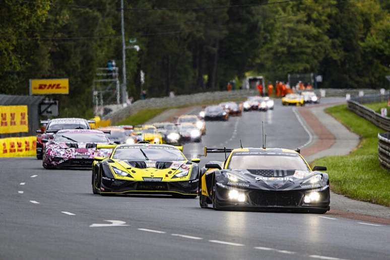 Fila dos LMGT3 em Le Mans