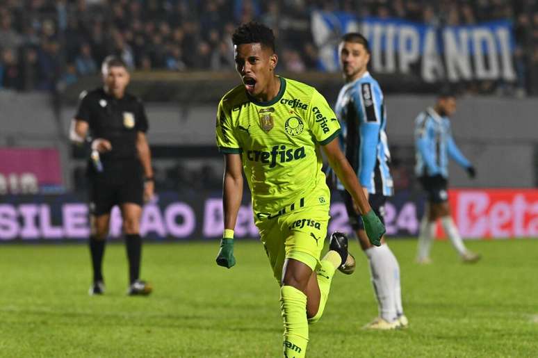 Estevão Willian (Palmeiras) comemorando seu gol contra o Grêmio, no dia 04.07.2024 