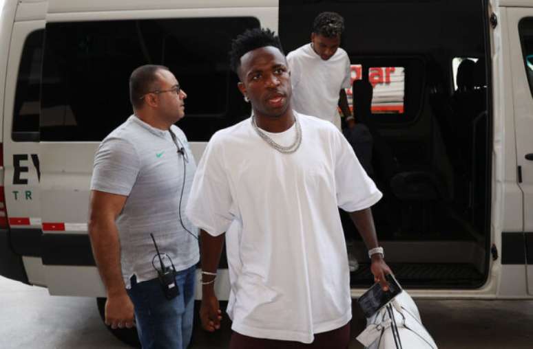 Após o fracasso com a Seleção Brasileira, Vini Jr aproveita férias em Ibiza, na Espanha –