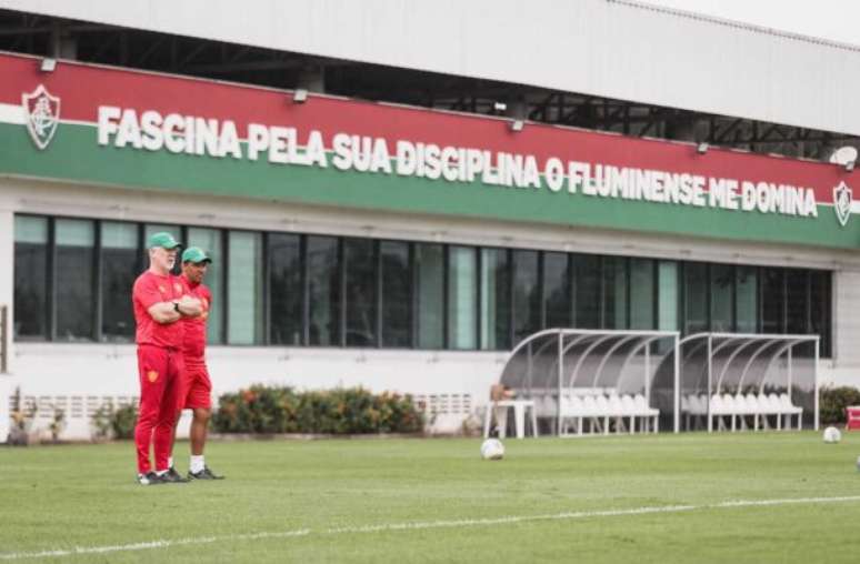 Mano Menezes terá dois retornos, mas desfalques para jogo do Fluminense –