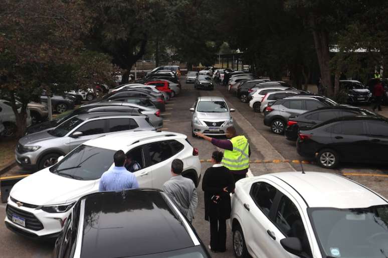 O espaço conta com um estacionamento com capacidade para 145 vagas