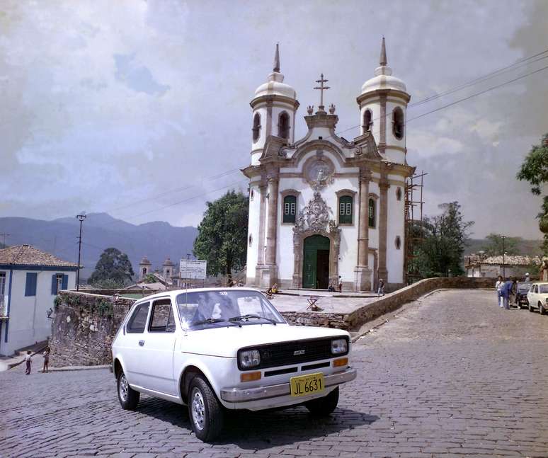 Fiat 147: primeiro modelo a sair da fábrica mineira de Betim