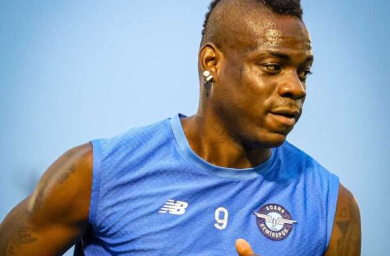 Balotelli negocia com o Corinthians –