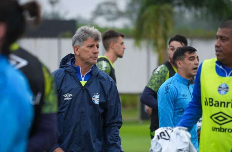 O técnico tricolor contará com reforços para duelo da Copa do Brasil –