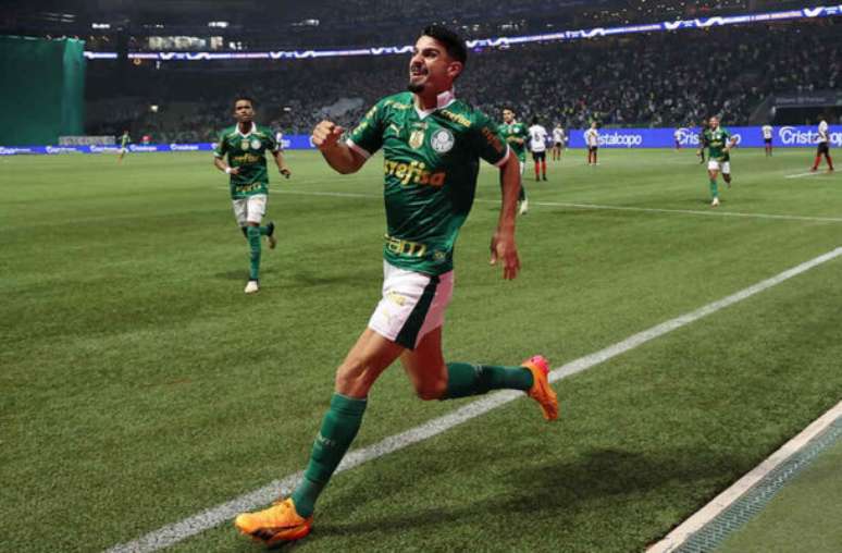 Flaco López abriu o caminho da vitória no Allianz Parque com um belo gol 