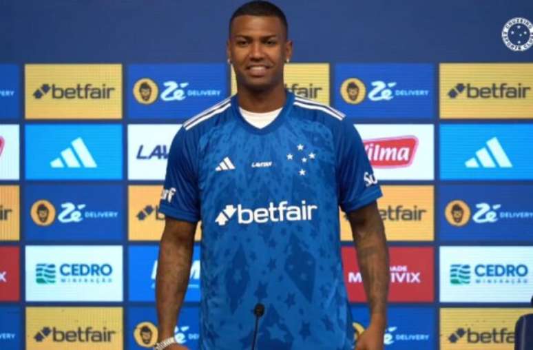 Walace quer se preparar melhor para começar os jogos com a camisa do Cruzeiro –