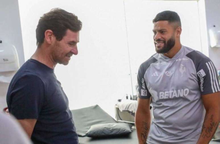 Hulk e André juntos no CT do Galo –