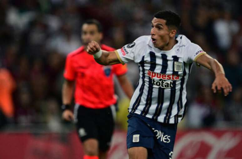 Kevin Serma comemorando gol contra o Fluminense me pleno Maracanã –