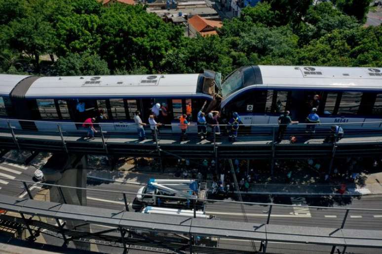 Dois trens se chocaram entre as estações Sapopemba e Jardim Planalto; colisão frontal ocorreu fora do horário comercial.