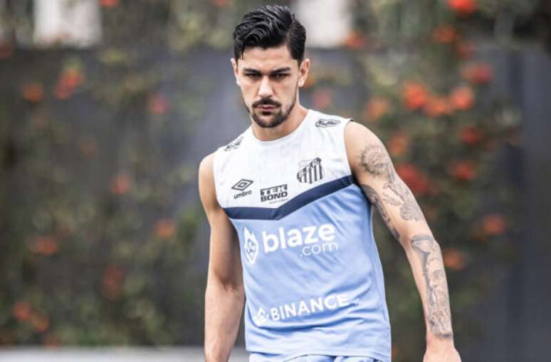 João Basso em treino do Santos –