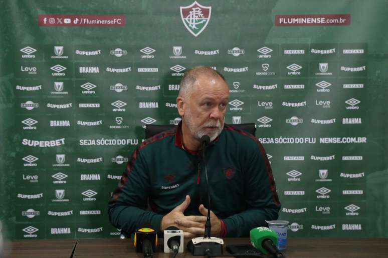 Mano Menezes elogiou desempenho dos jogadores. (FOTO DE MARCELO GONÇALVES / FLUMINENSE FC)