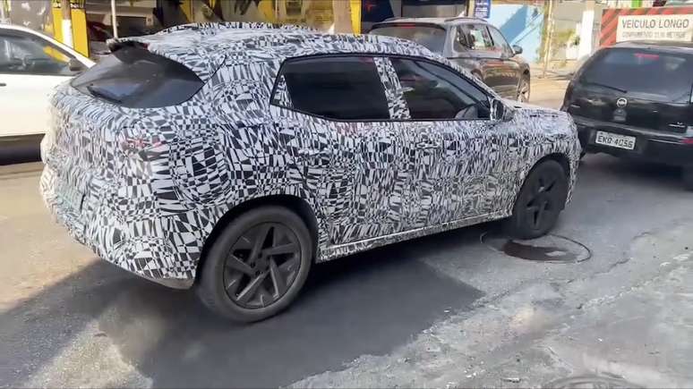 Novo SUV de entrada da Volkswagen flagrado em testes no Brasil