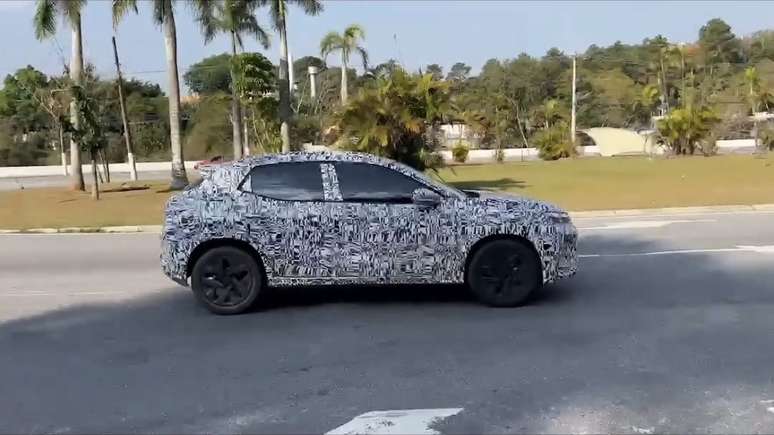 Novo SUV de entrada da Volkswagen flagrado em testes no Brasil