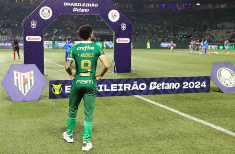 Felipe Anderson vestirá a camisa 9 no Palmeiras –