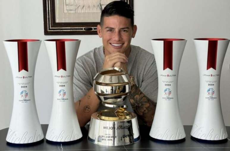 James com as premiações da Copa América –