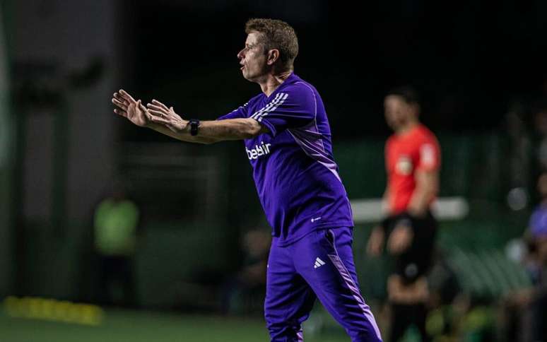 Fernando Seabra no comando do Cruzeiro