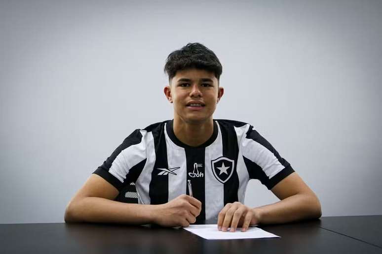 Bruninho Samudio foi contratado para a equipe Sub-14 do Botafogo