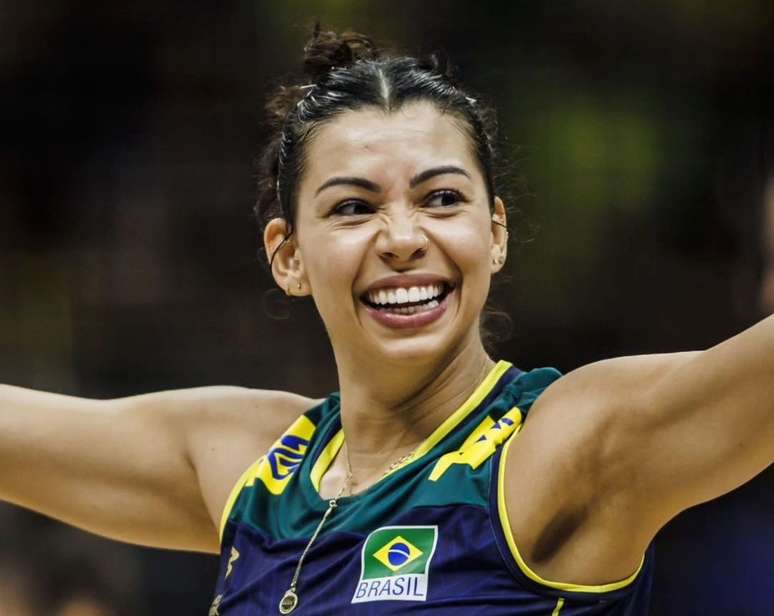 A central Ana Carolina é destaque da seleção brasileira de vôlei feminino nas Olimpíadas