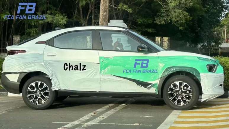 Novo Citroën Basalt flagrado quase sem camuflagem na Índia