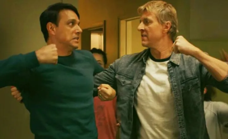 Daniel LaRusso (Ralph Macchio) e Jonnhy Lawrence (William Zabka) em Cobra Kai.