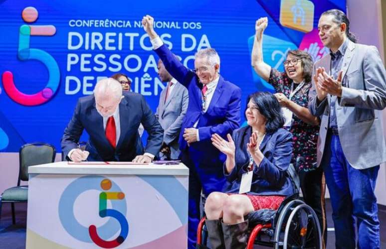 Lula participou do encerramento da 5ª Conferência Nacional dos Direitos da Pessoa com Deficiência.