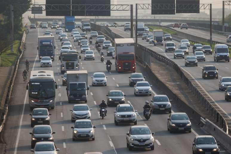 Rodovia Presidente Dutra liga São Paulo ao Rio de Janeiro, as duas maiores cidades do País