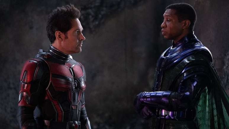 Jonathan Majors em cena de Homem-Formiga e a Vespa: Quantumania (Imagem: Divulgação/Marvel Studios)