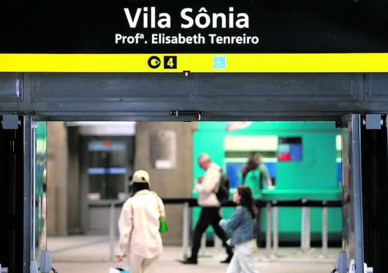 Usuários relatam problemas na circulação do metrô a partir da estação Vila Sônia, da Linha 4-Amarela.