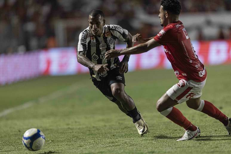 Santos e Vila Nova empataram em jogo que valia a liderança