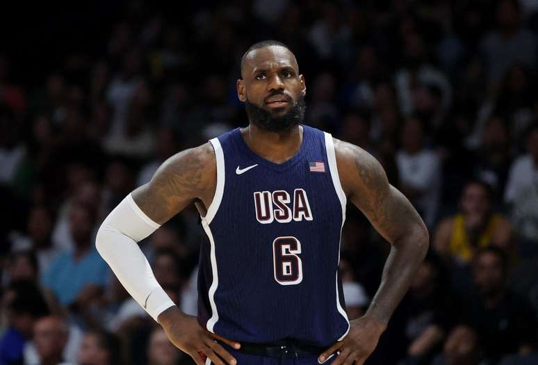 LeBron James em ação pelos Estados Unidos