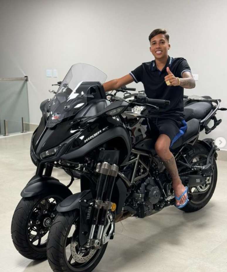 Nino Abravanel acumula mais de 5,1 milh&otilde;es de seguidores