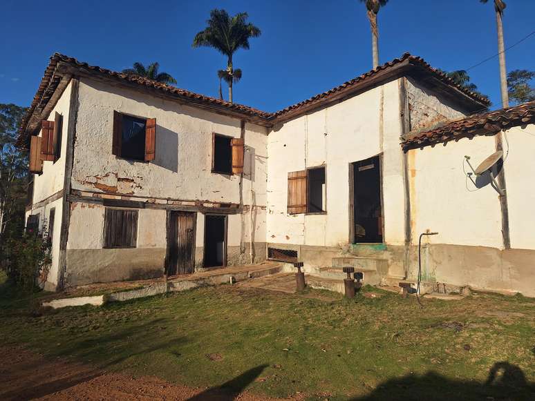 A centenária casa de pau a pique onde Jorge aprendeu a andar e ler