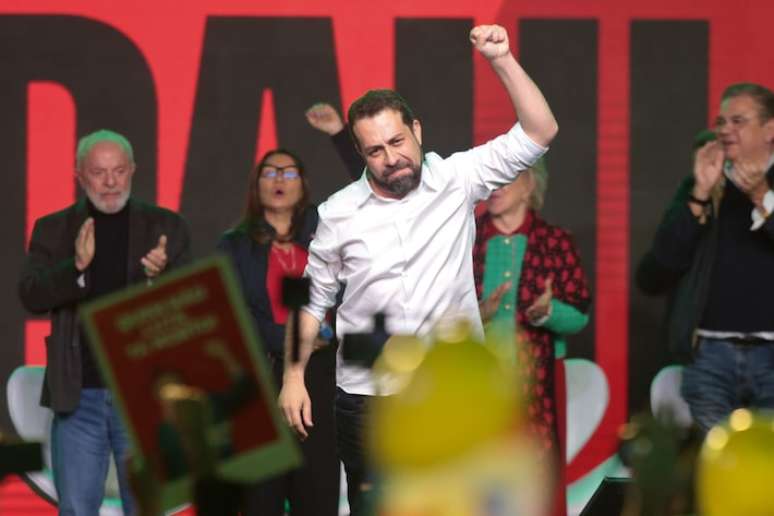 Na disputa em São Paulo, Lula aposta suas fichas em Guilherme Boulos (PSOL) no embate contra o atual prefeito, Ricardo Nunes (MDB), que contará com o apoio de Jair Bolsonaro