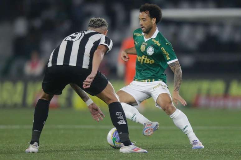 Felipe Anderson jogou 28 minutos contra o Botafogo e pode começar como titular contra Cruzeiro.