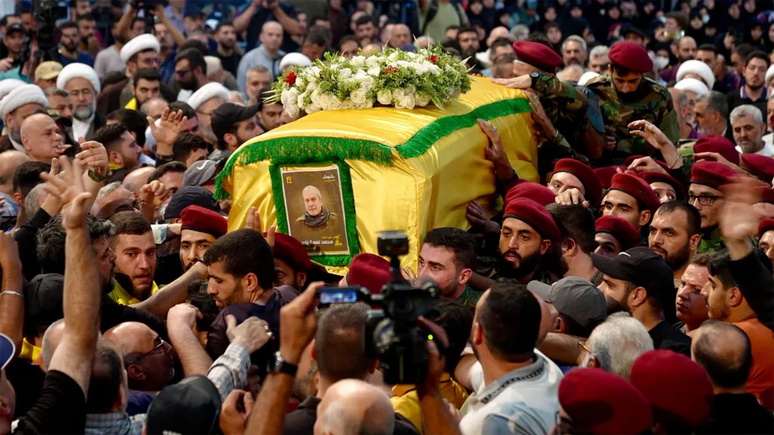 Funeral de herói para um dos principais comandantes do Hezbollah, Mohammed Nimah Nasser