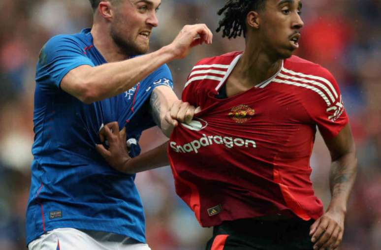 Yoro foi titular do United no amistoso contra o Rangers – Ian MacNicol/Getty Images