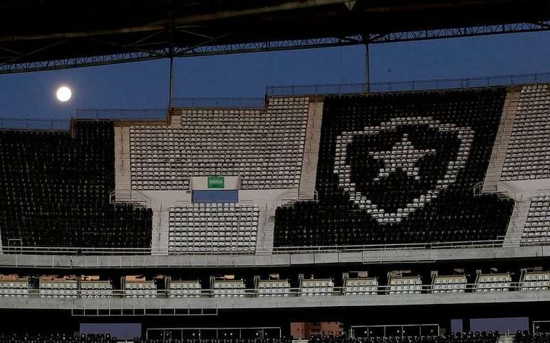 Botafogo recusou pedido do Vasco para realizar clássico contra o Fluminense no Nilton Santos