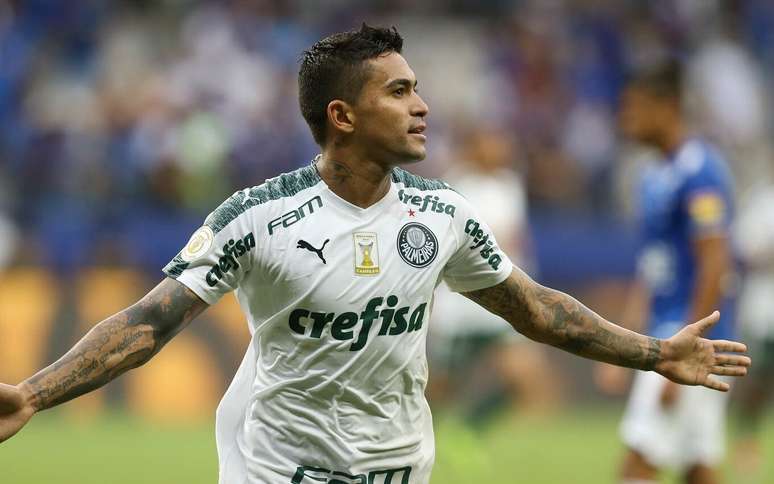 Dudu comemora gol que rebaixou o Cruzeiro em 2019