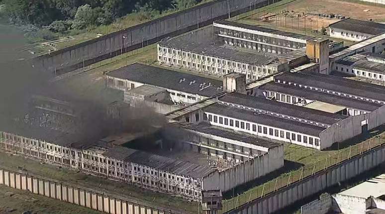 Imagens aéreas da rebelião em Franco da Rocha