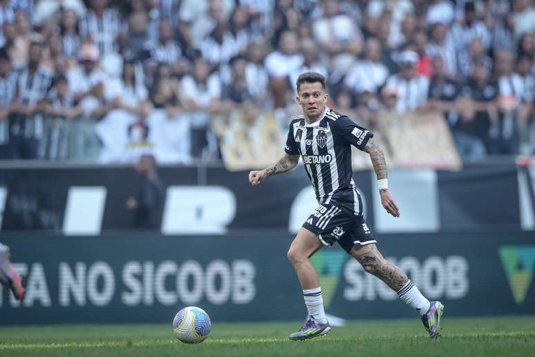 Bernard em campo pelo Atlético-MG. 