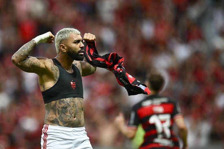 Gabigol comemorando gol da vitória