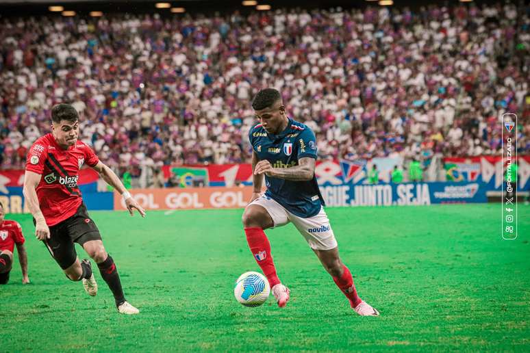 Hércules em ação durante o jogo contra o Atlético GO. 